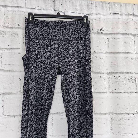 Athleta Women's Black & Gray Ultimate Stash Pocket Textured 7/8 Leggings Size S - Picture 3 of 13